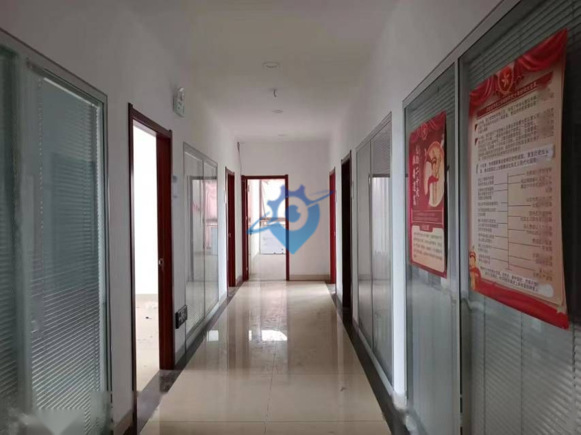出租经开区办公室680平可分租一半