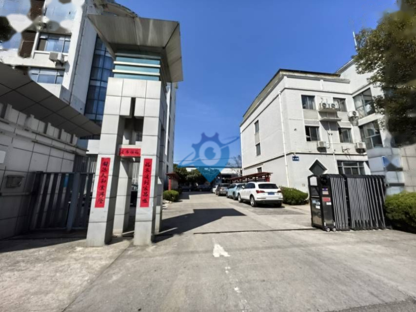 出租经开区办公室680平可分租一半