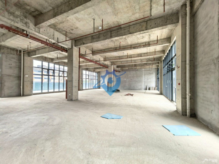 高新区合欢路一楼门面,市口好,展示面好丨园区配套,通燃气,层高5.6米