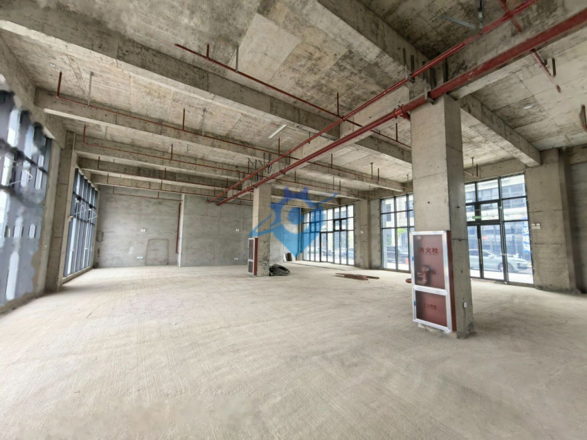 高新区合欢路一楼门面,市口好,展示面好丨园区配套,通燃气,层高5.6米